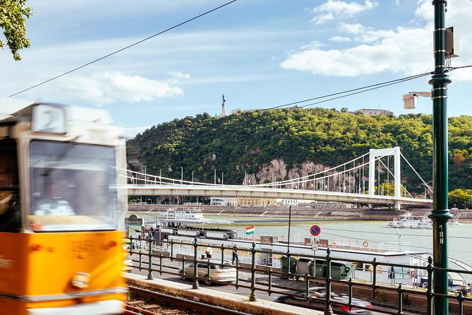 Private City Kickstart Tour: Budapest - Private guide perks: more than just quieter sightseeing