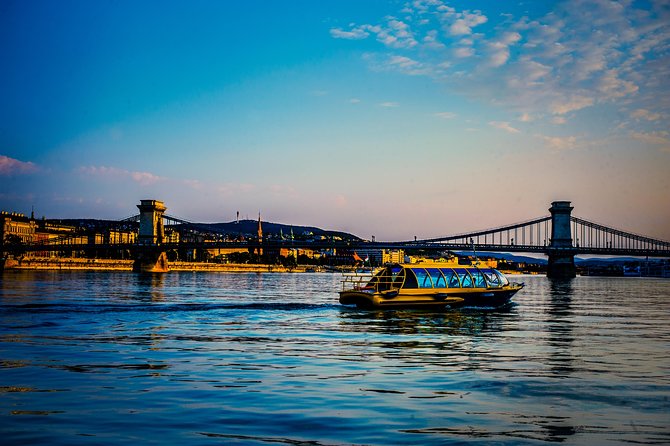 Private Danube Sightseeing Cruise in Budapest - Photo spots for Royal Castle and Parliament, without the crowd circus