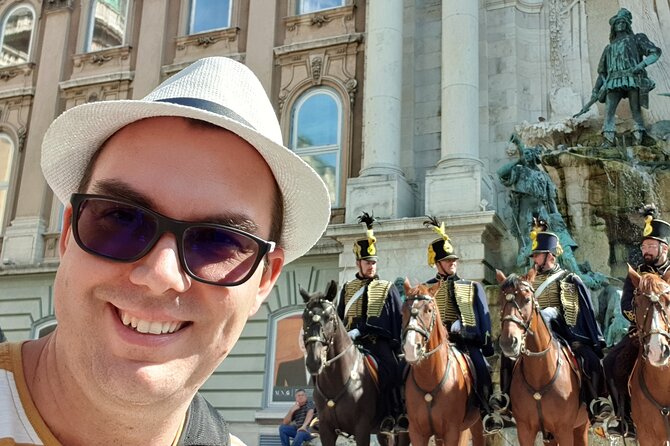 Private Family Friendly Walking Tour with Children in Budapest - Snacks included: the best kind of planning for families