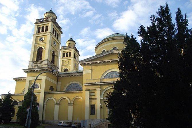 Private Full Day Tour to Eger - History, Culture and Wine - Dobó István tér: a lively square without pretending it is a museum