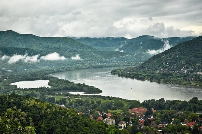Scenic Danube River bend hills & the Art Town: Private Car Tour - Who This Danube Bend and Art Town Tour Suits Best