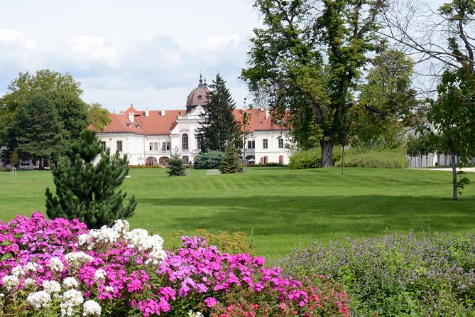 Sisi's Godollo Palace Tour from Budapest - Getting to Gödöllő by Bus: Comfortable Ride, Central Start