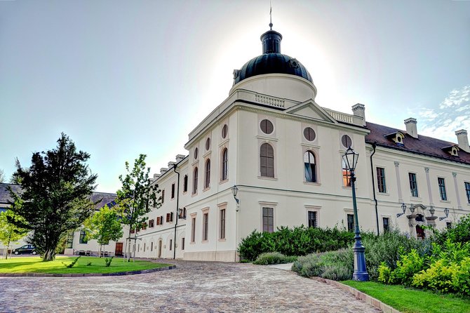 Sisi's Godollo Palace Tour from Budapest - Language and Group Handling: English Tours Are Usually Good, Not Guaranteed