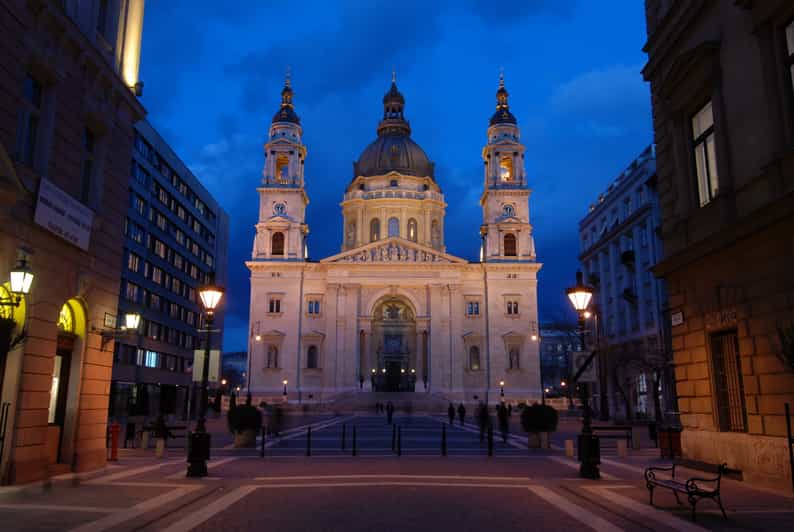St. Stephen's Basilica: VIP Concert & After Hours Dome Visit - Your guided tour inside: dome, chapels, and the details people miss