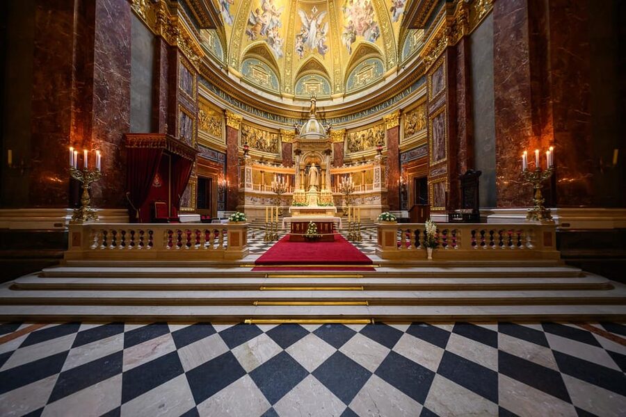St. Stephen's Basilica: VIP Concert & After Hours Dome Visit - The concert inside: organ and arias, 70 minutes, no intermission