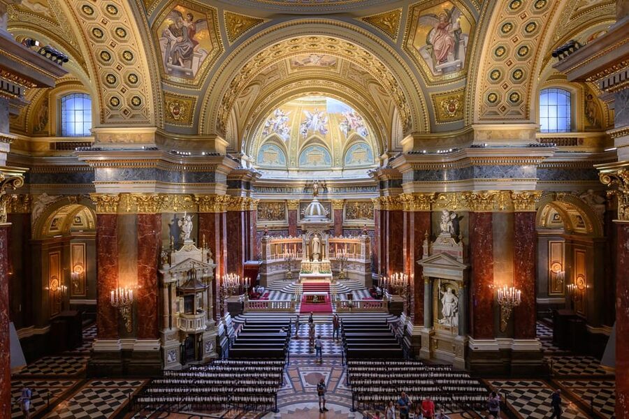 St. Stephen's Basilica: VIP Concert & After Hours Dome Visit - Dinner and cruise add-on: easy walk, two drop-off options
