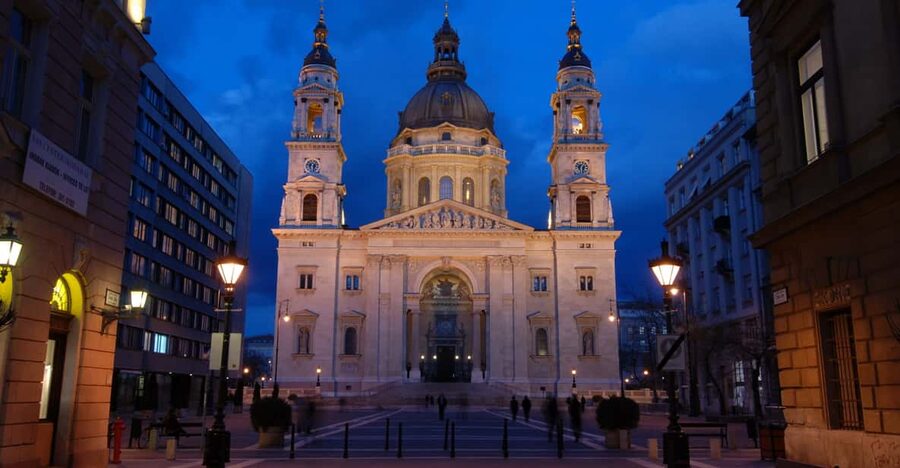 St. Stephen's Basilica: VIP Concert & After Hours Dome Visit - VIP setup: small group, express elevators, and first-row peace of mind