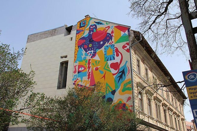 Street Art Tour Budapest - Street art in Budapest, seen through the Jewish Quarter