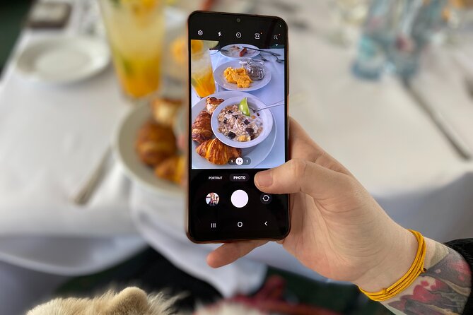 Summer Danube Brunch Cruise in Budapest - Seating and Photos: Windows, Heat, and Choosing Your Spot