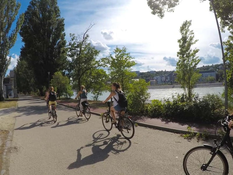 Szentendre Bike & Train Tour by Budapest Bike Breeze - Rolling into Szentendre: medieval-town strolling and real free time