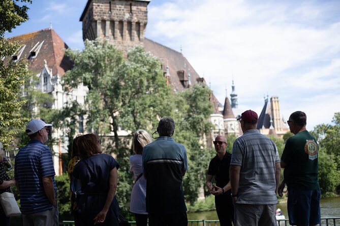 The beginner's guide to Budapest - Budapest Sightseeing Tour - St. Stephen’s Basilica: a landmark with a relic