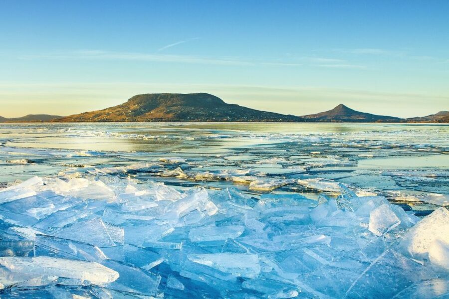 The Turquoise Sea of Hungary: Lake Balaton Private Tour - Balatonfüred promenade and villas, the art-writer connection
