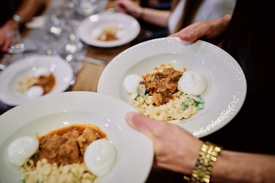 Tipsy Guided Food Tour with Drinks Included in Budapest - Should you book the Tipsy Guided Food Tour in Budapest?