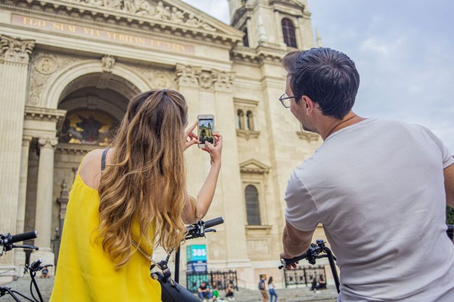 Top sights of Pest downtown on e-scooters incl. Parliament - St. Stephen’s Basilica and the first photo stop near the center