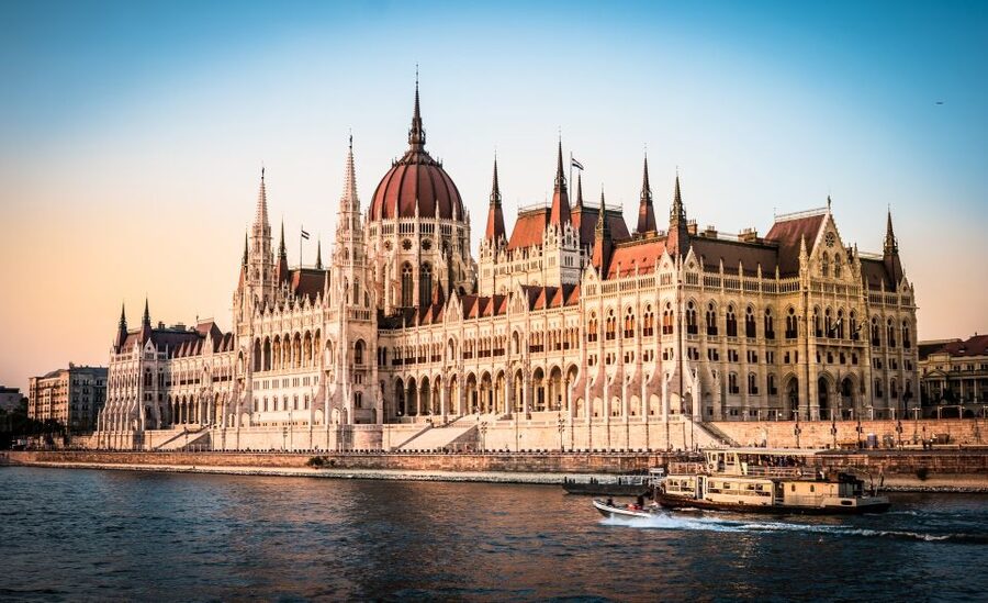 Vienna: Budapest Day Trip - Heroes’ Square and Fisherman’s Bastion, Danube views included