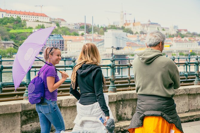 Walking Tour Budapest incl. the Shoes on the Danube Bank - Liberty Statue on Gellért Hill: panorama without the fuss