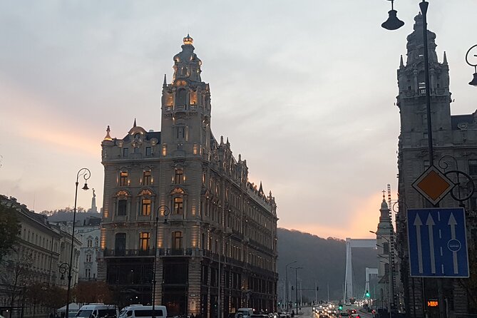 Welcome to Budapest Evening Walk - Budapest Eye to Váci Street: District V in 40 minutes