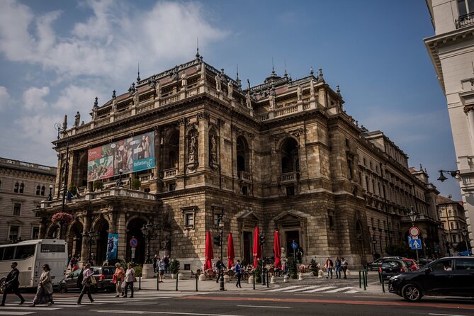 Wonders of Budapest, private tour by car! - Heroes Square, Gellert Hill, and Vajdahunyad Castle in a tight trio